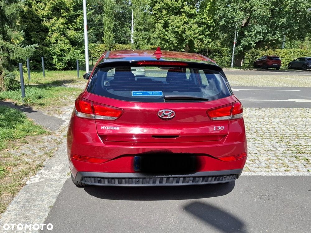Hyundai i30 1.5 DPI Classic + - 5