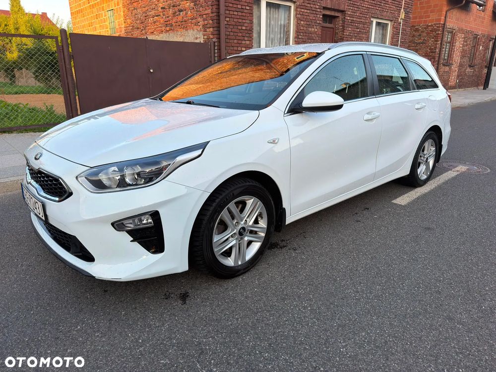 Kia Ceed 1.6 CRDi mHEV M - 1