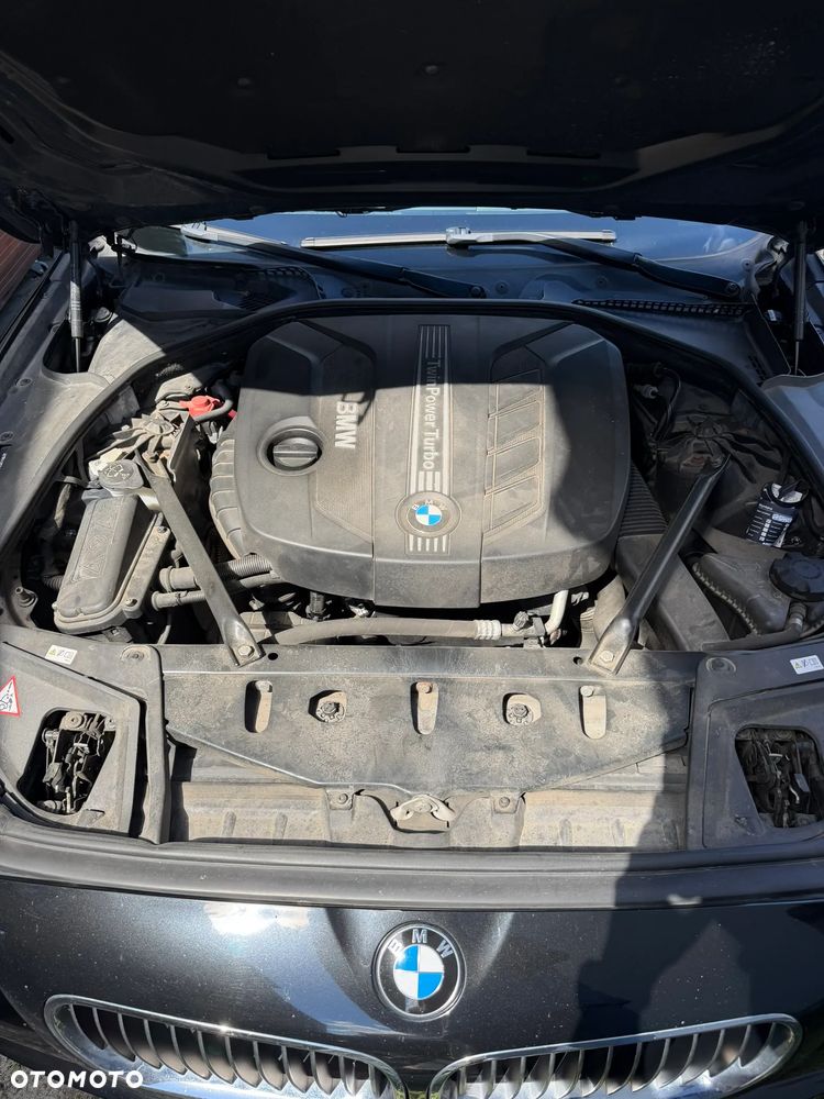BMW Seria 5 520d - 24
