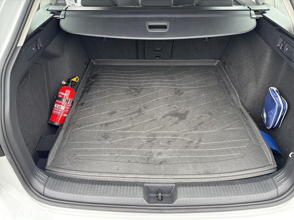 Volkswagen Golf VIII 1.5 TSI EVO Life - 32
