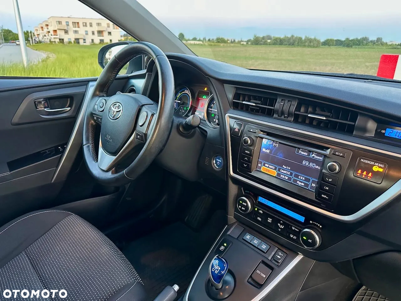 Toyota Auris Hybrid 135 Premium - 18
