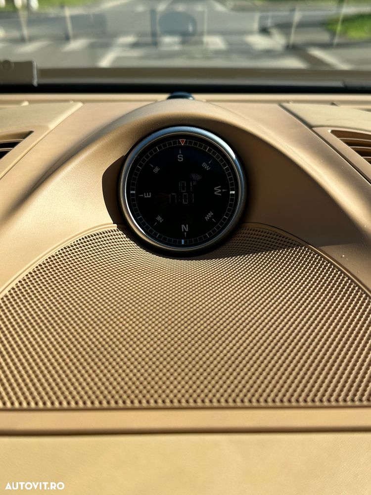 Porsche Cayenne 3.0 L - 4