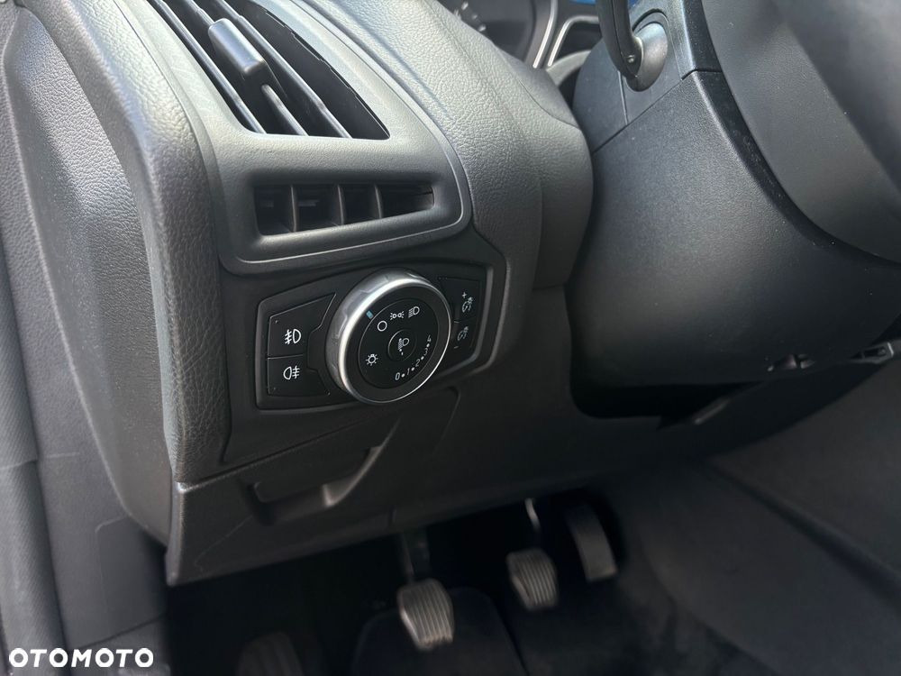 Ford Focus 1.5 TDCi SYNC Edition ASS - 16