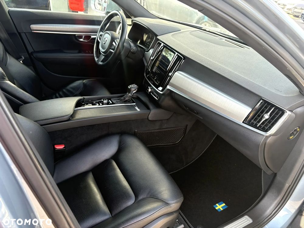 Volvo V90 D4 Momentum - 29
