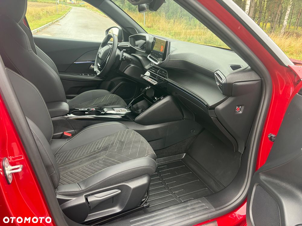 Peugeot 2008 Hybrid 136 e-DSC GT - 9