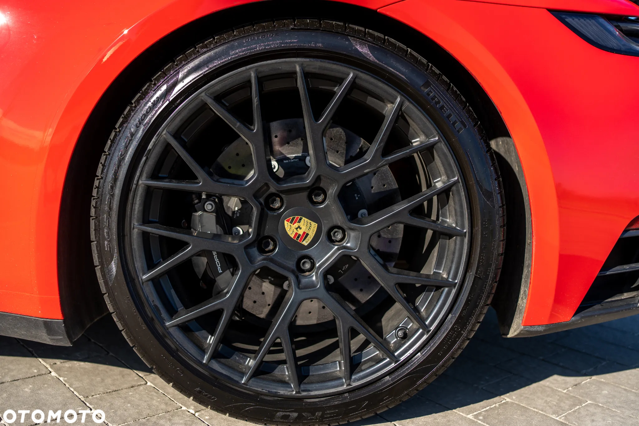 Porsche 911 Carrera GTS - 5