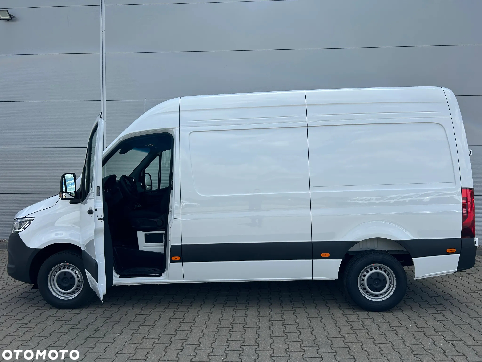 Mercedes-Benz SPRINTER 317 CDI FURGON STANDARD - 4