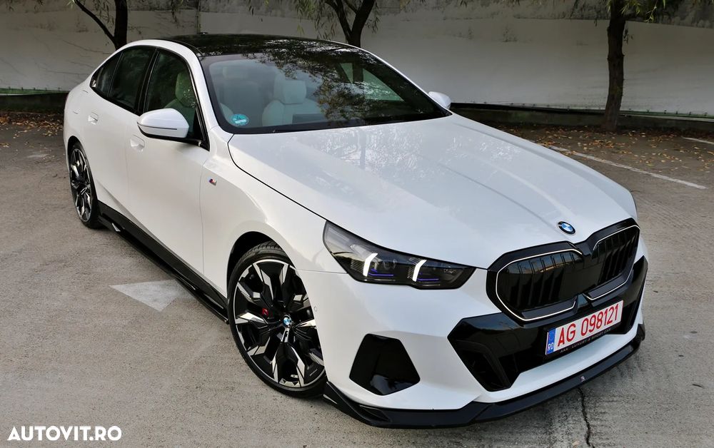 BMW Seria 5 520i AT MHEV - 23