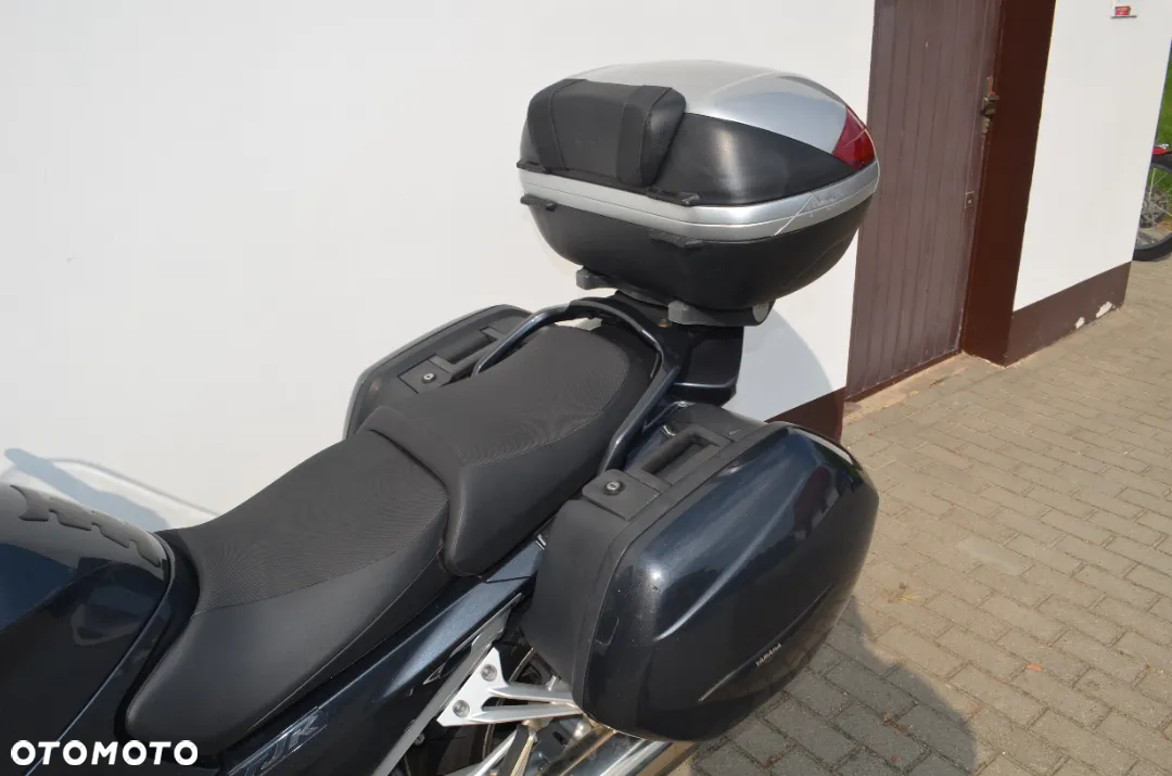 Yamaha FJR - 13
