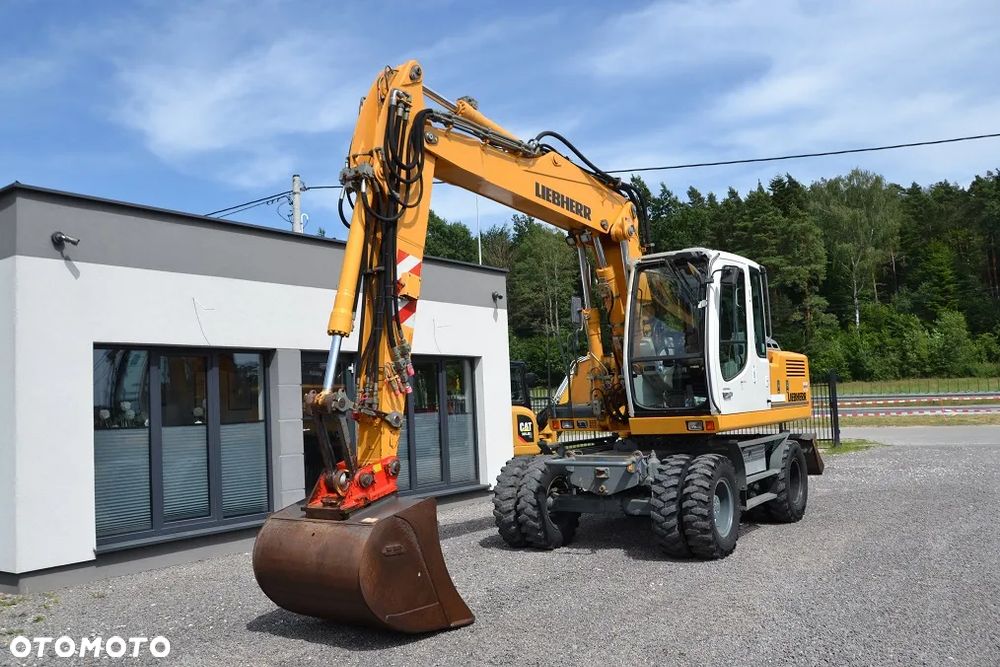 Liebherr A900 C - 2