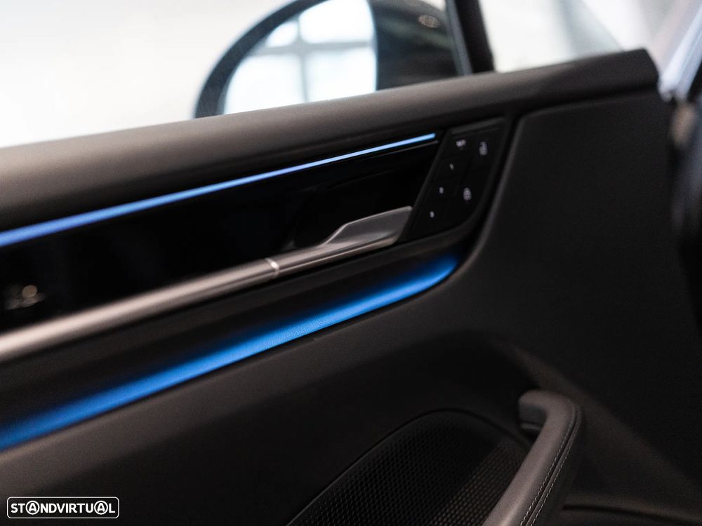 Porsche Macan Electric 4 - 39