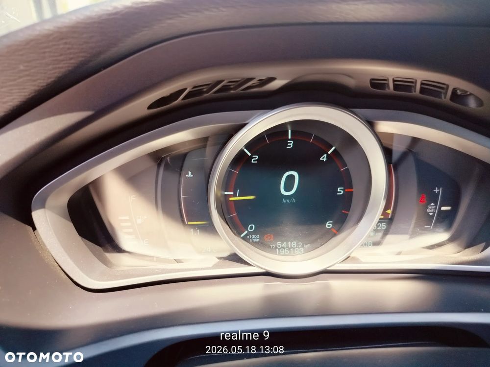 Volvo V40 D4 Drive-E R-Design Summum - 11