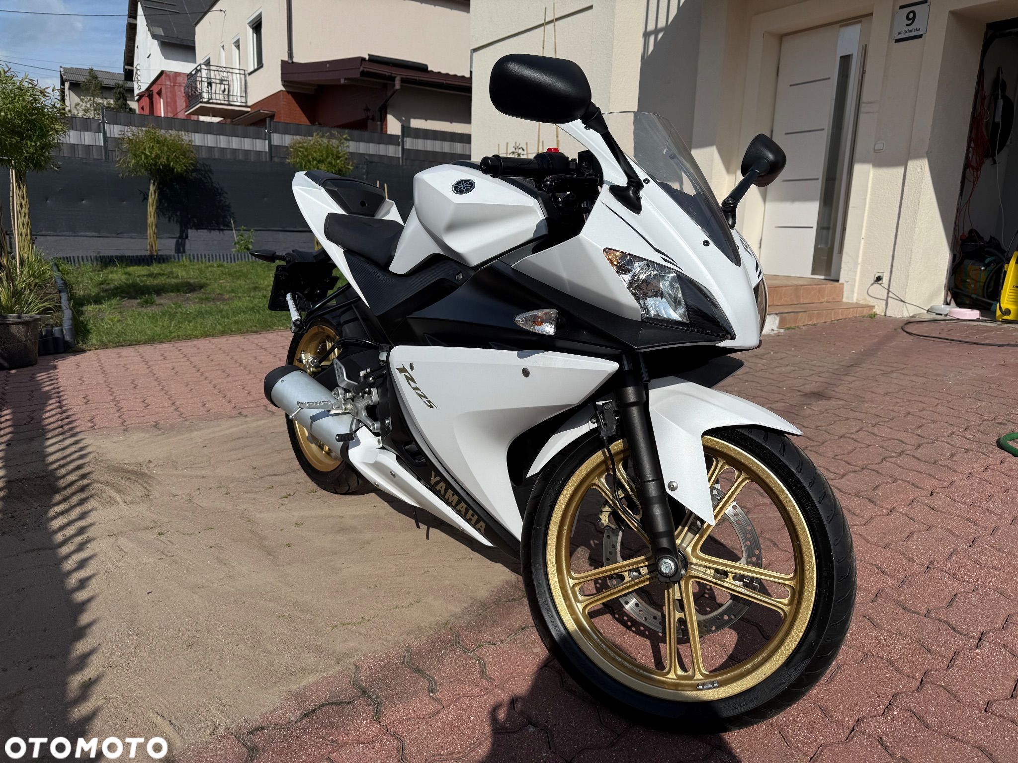 Yamaha YZF - 1