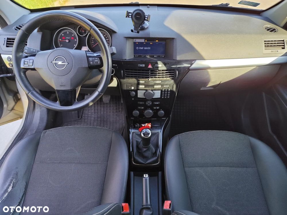 Opel Astra 1.7 CDTI DPF Cosmo - 8