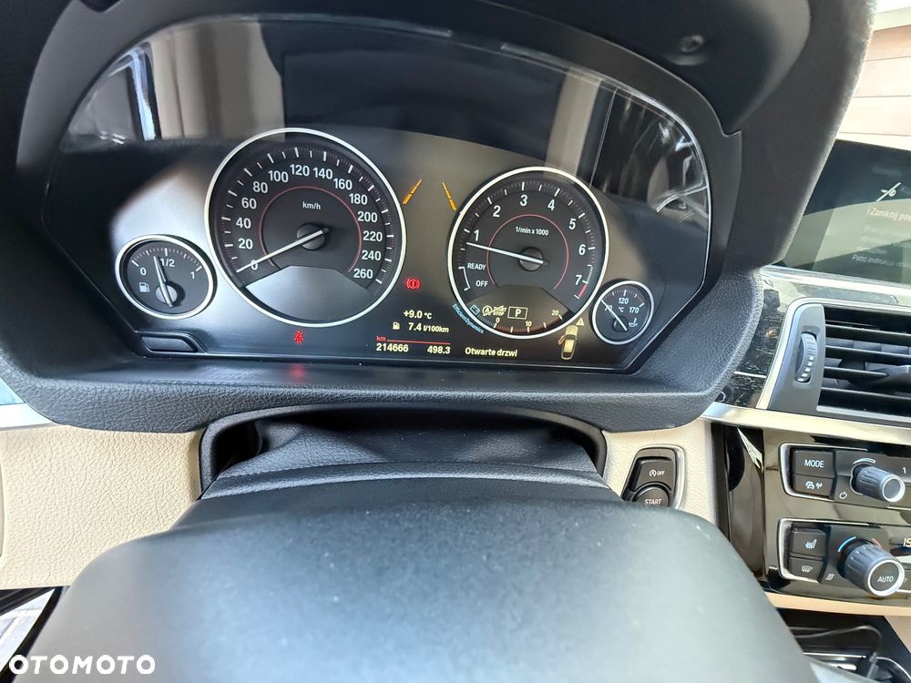 BMW Seria 3 330i xDrive M Sport - 12