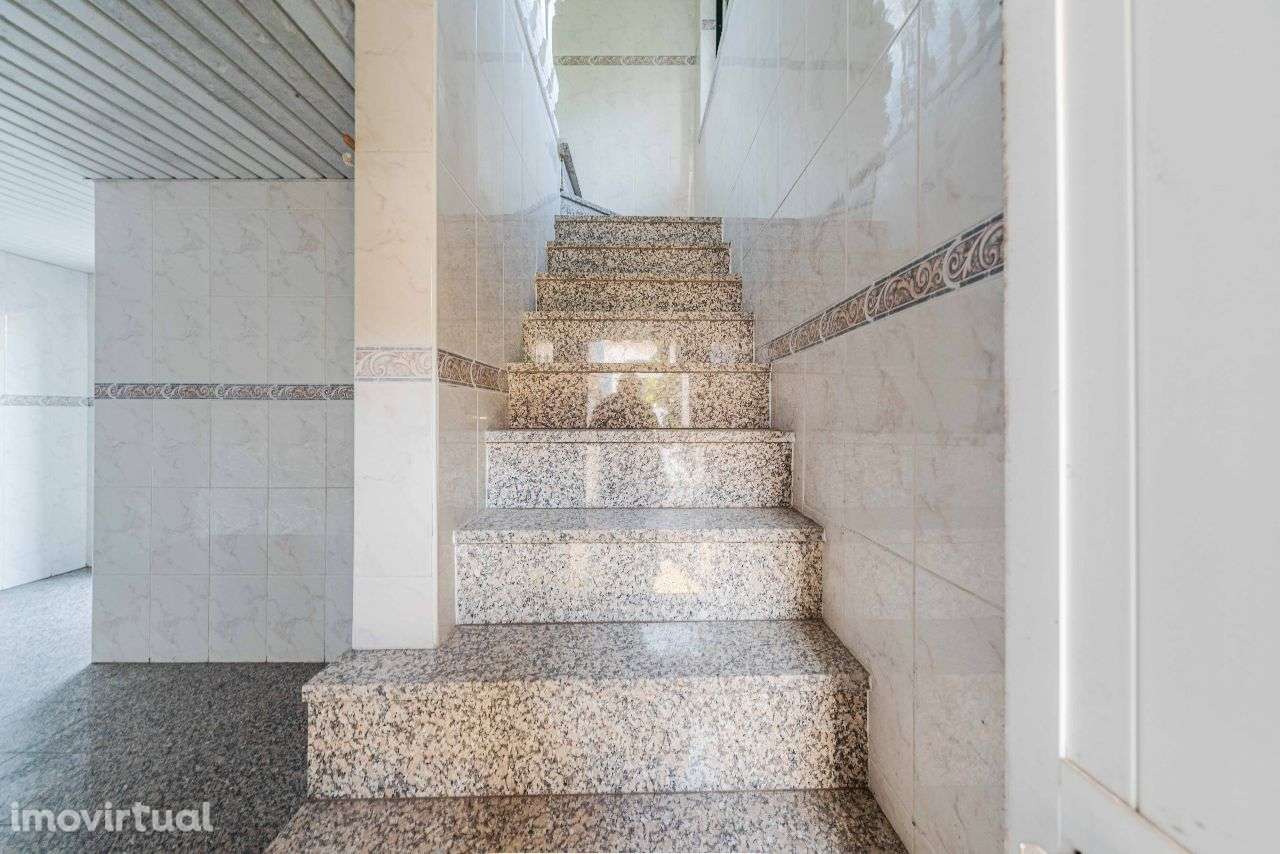 vende-se Moradia 8 quartos em Algueirão - Grande imagem: 5/38