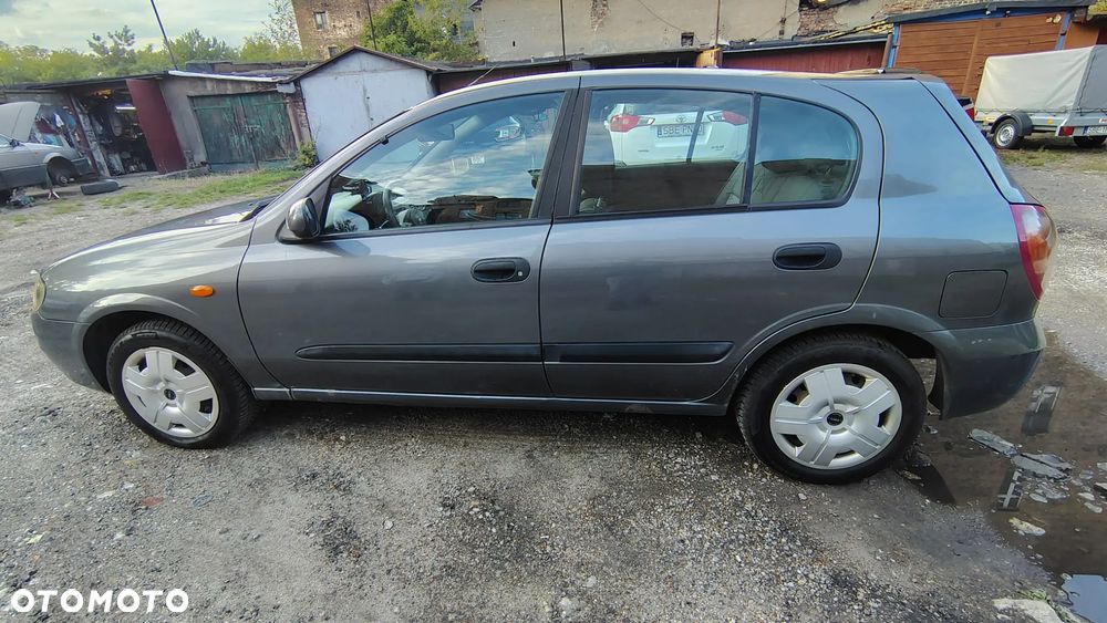 Nissan Almera 1.5 Visia + - 4