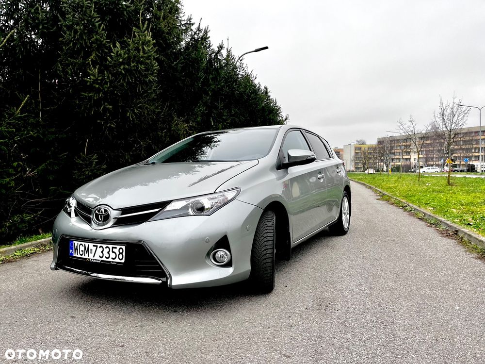 Toyota Auris 1.6 Premium Start - 3