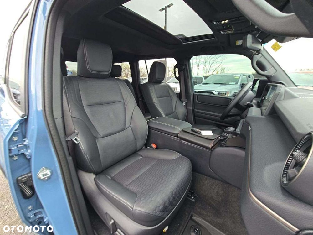Toyota Land Cruiser - 10