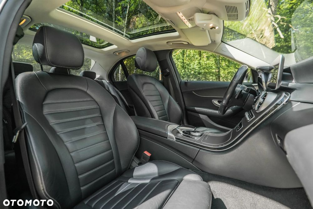 Mercedes-Benz Klasa C 300 4Matic 9G-TRONIC - 11