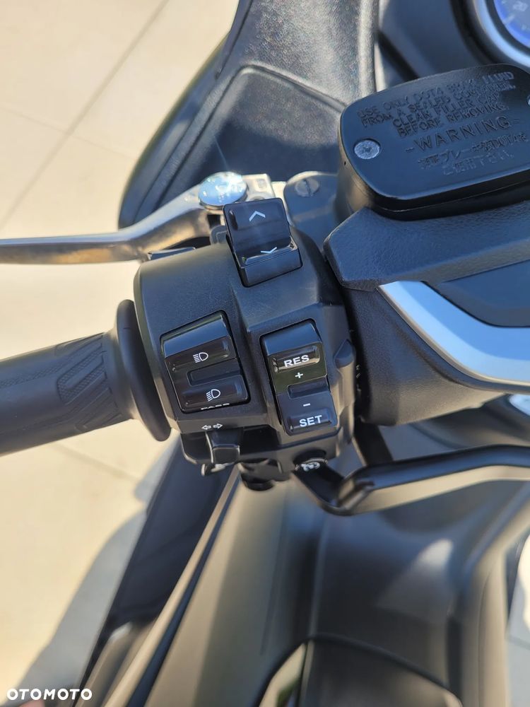 Yamaha Tmax - 29