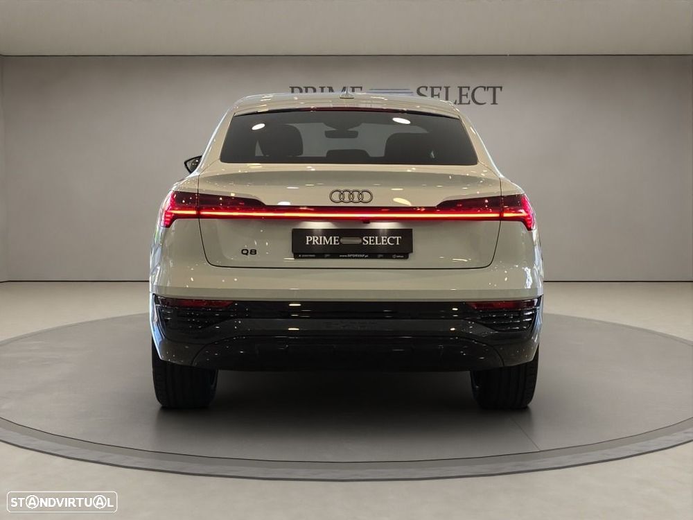 Audi Q8 e-tron 55 quattro Advanced — fotografia 3