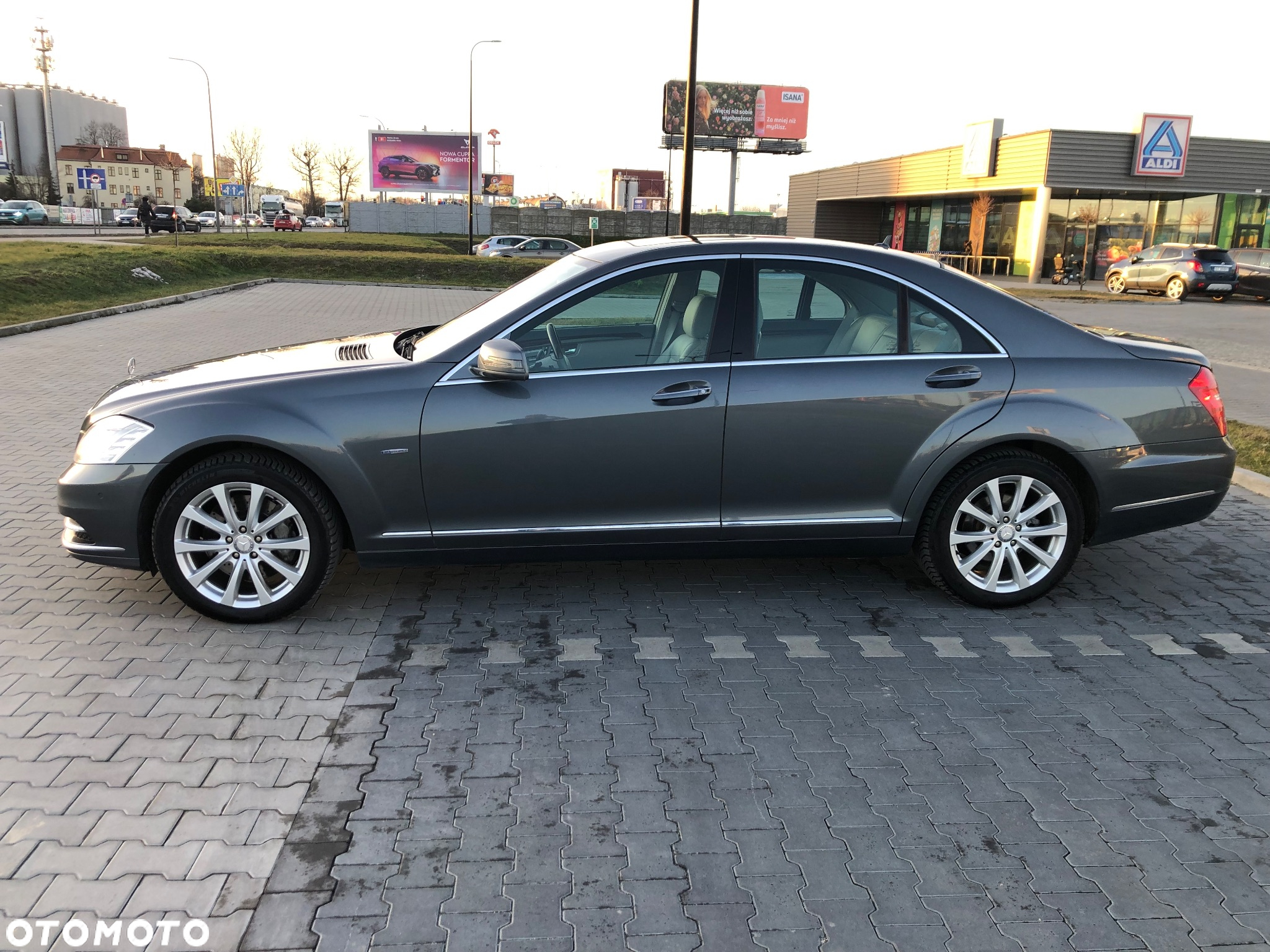 Mercedes-Benz Klasa S 350 CDI 4Matic DPF 7G-TRONIC BlueEFFICIENCY - 36