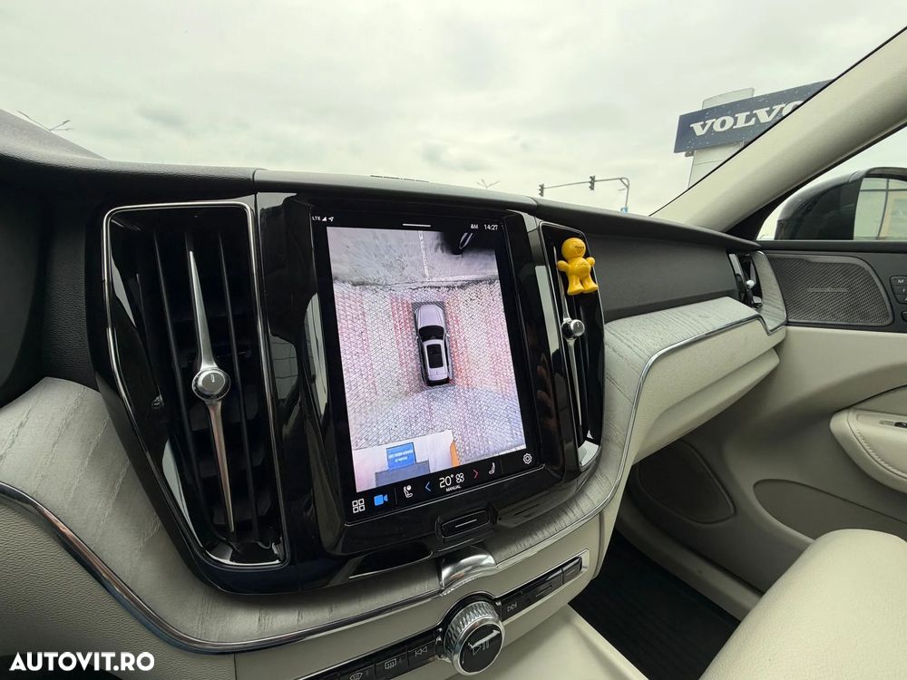 Volvo XC 60 B5 AT AWD MHEV Ultra Dark - 15
