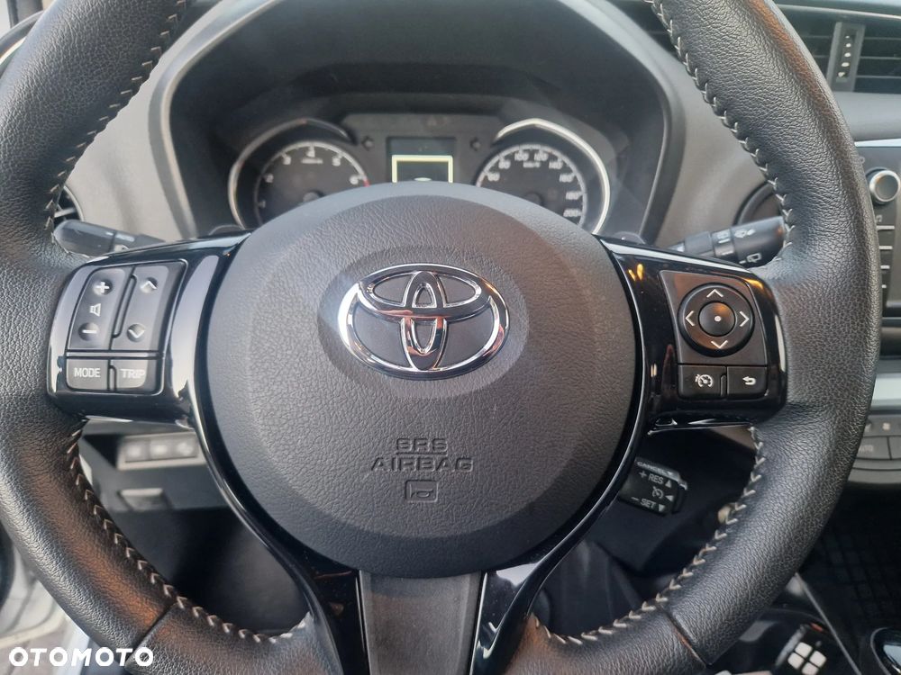 Toyota Yaris - 12