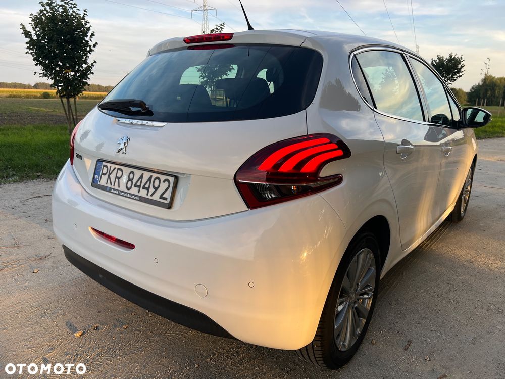 Peugeot 208 1.2 PureTech Allure S&S EAT6 - 7