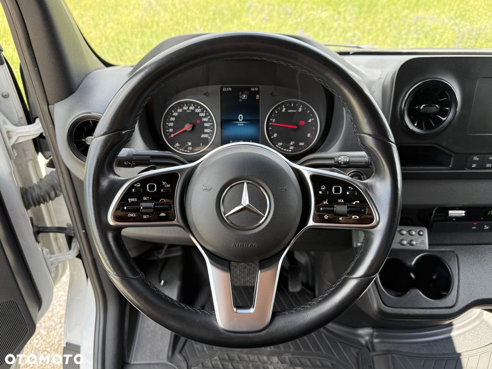 Mercedes-Benz Sprinter - 28