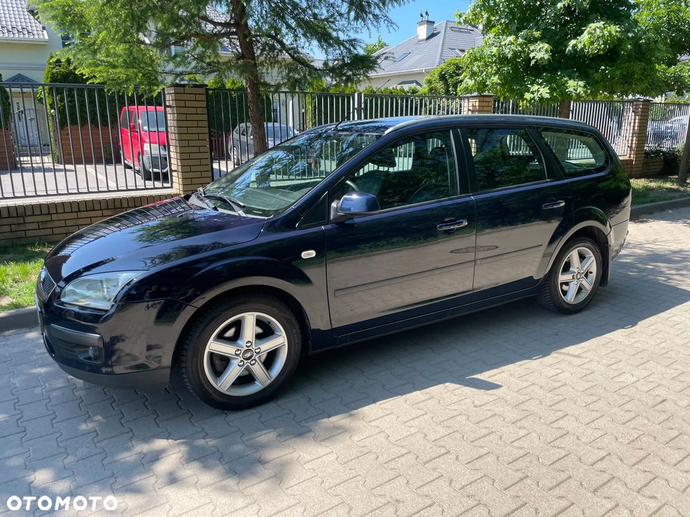 Ford Focus 1.6 Trend + - 1
