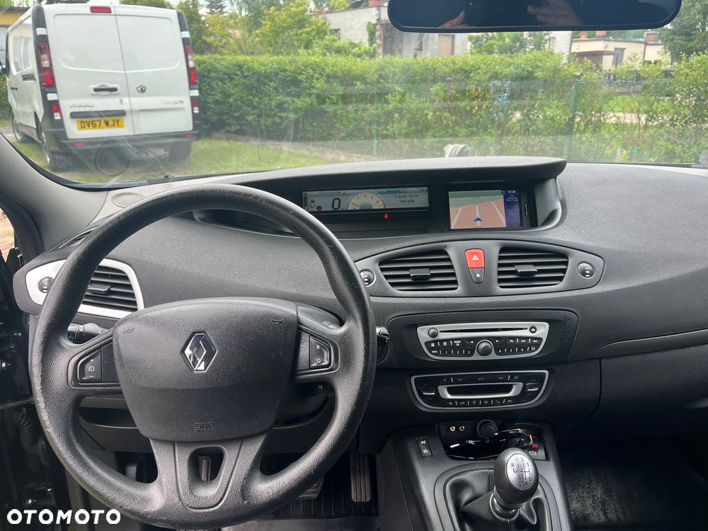 Renault Grand Scenic Gr 1.9 dCi Privilege Euro5 - 22