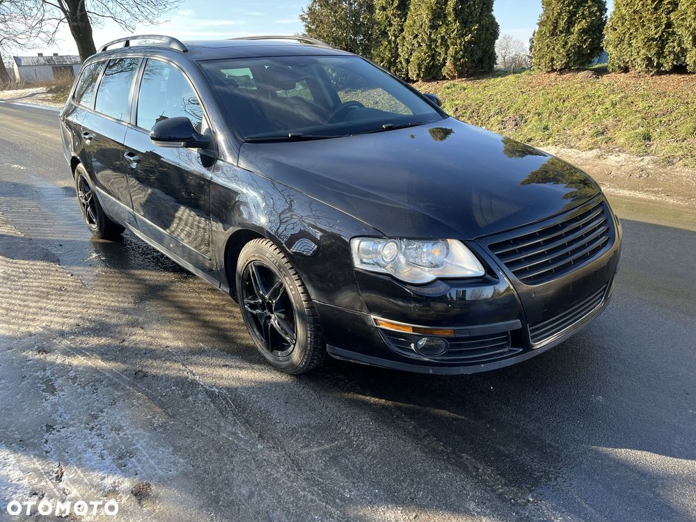 Volkswagen Passat - 1