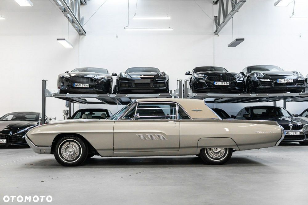 Ford Thunderbird - 8