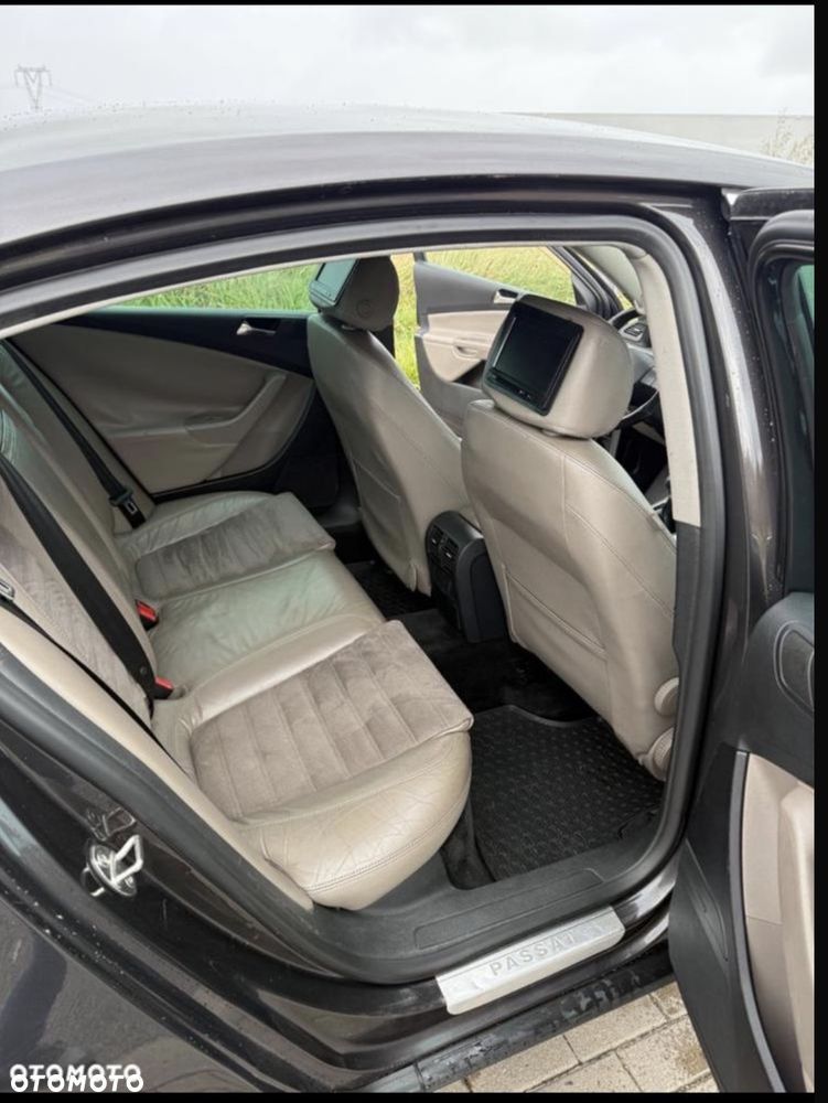 Volkswagen Passat 2.0 TDI Highline - 11