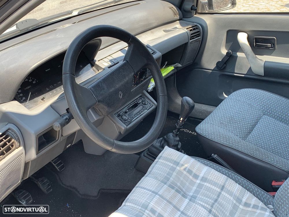 Renault Clio 1.1 RL - 5