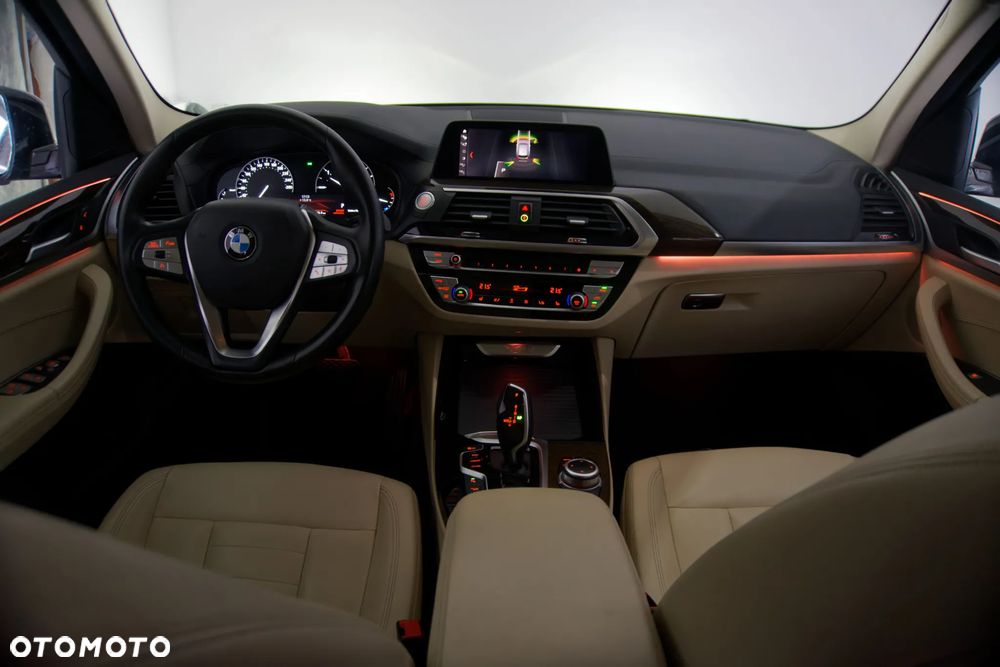 BMW X3 xDrive20d Luxury Line - 37