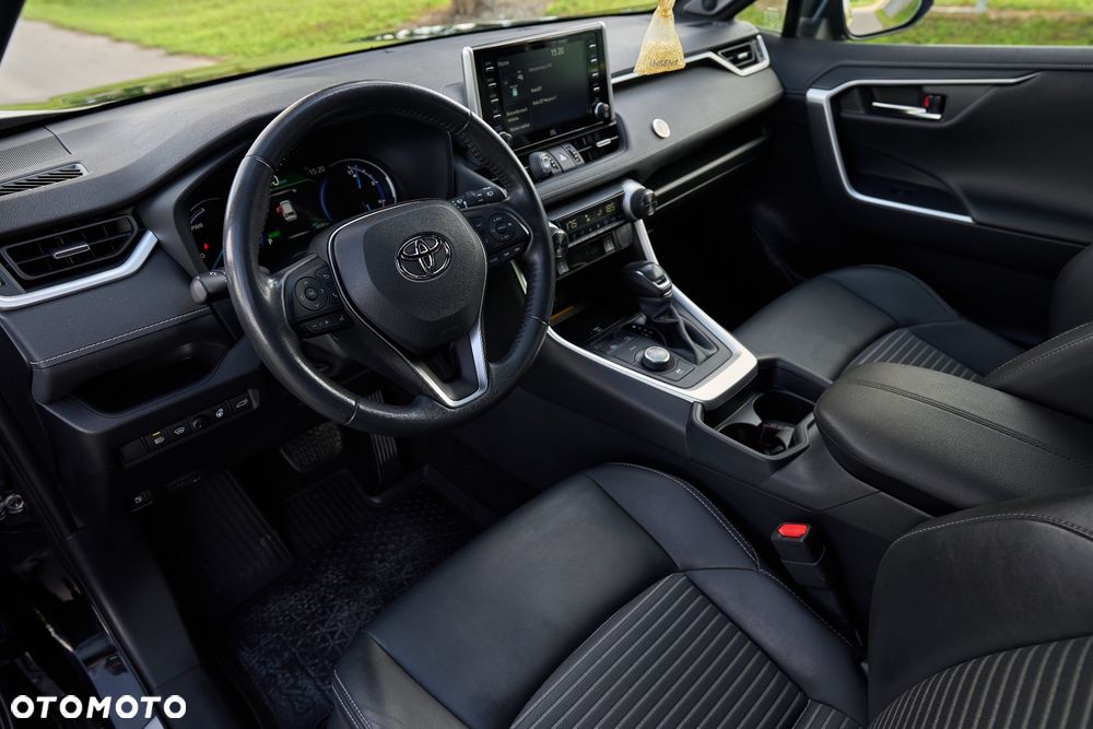 Toyota RAV4 2.5 Hybrid Black Edition by JBL 4x4 - 19