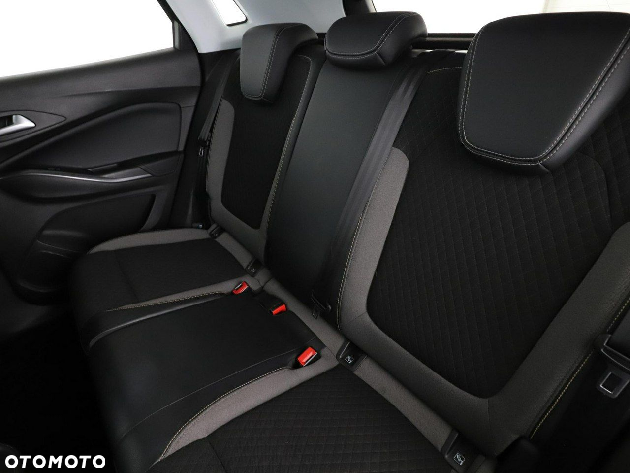 Opel Grandland X 1.2 T GPF Design Line S&S - 17