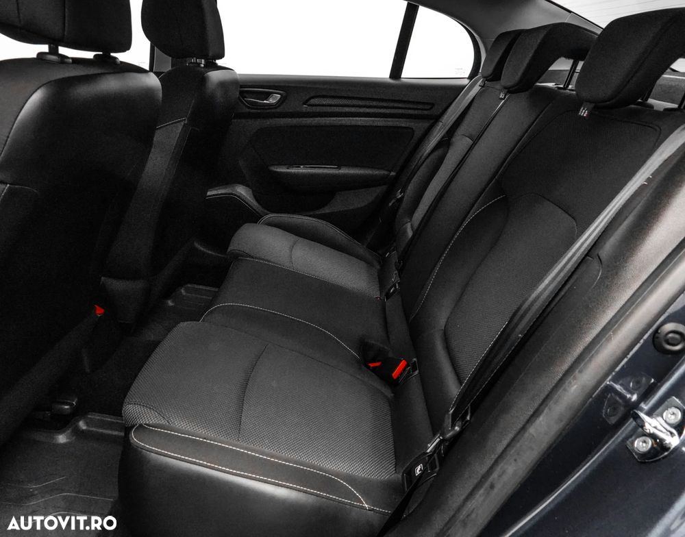 Renault Megane TCE GPF Life - 15