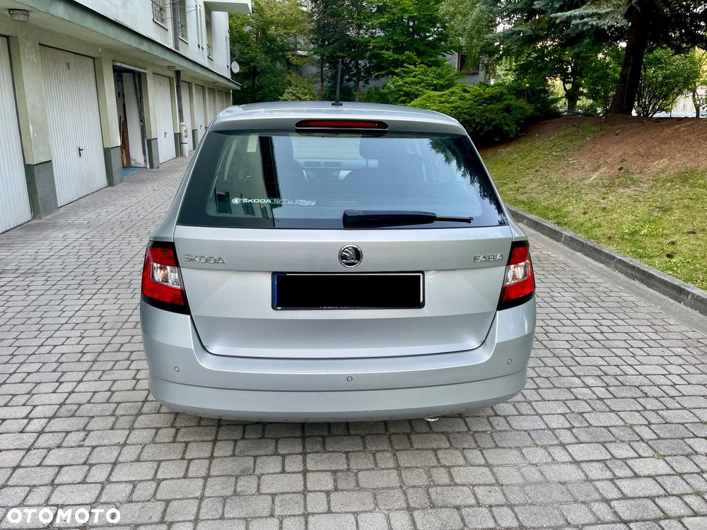Skoda Fabia 1.2 TSI Active - 4