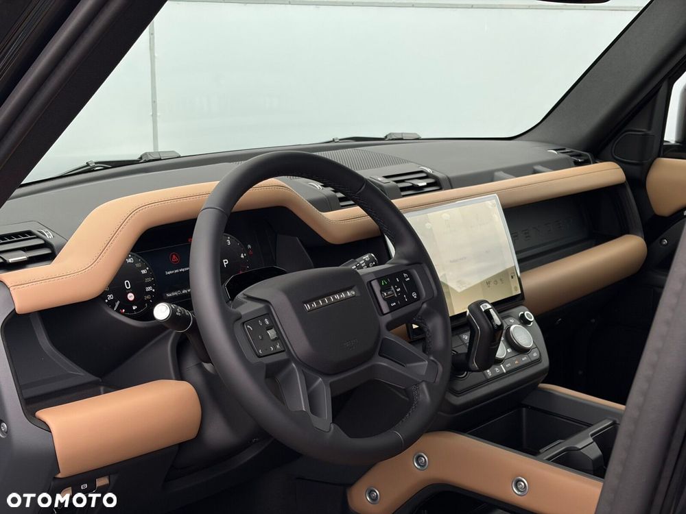 Land Rover Defender - 13