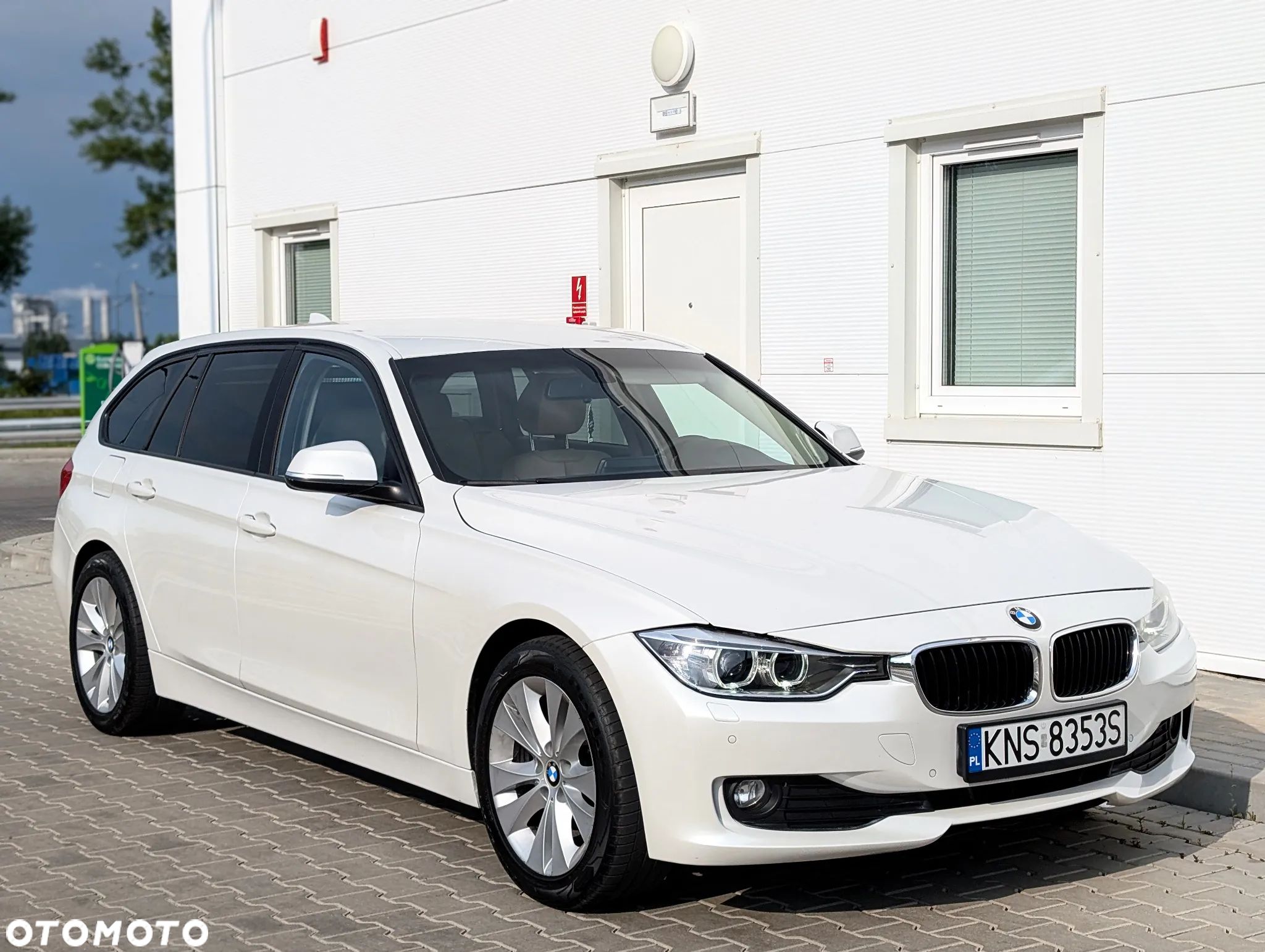 BMW Seria 3 320d DPF Touring Edition Exclusive - 1