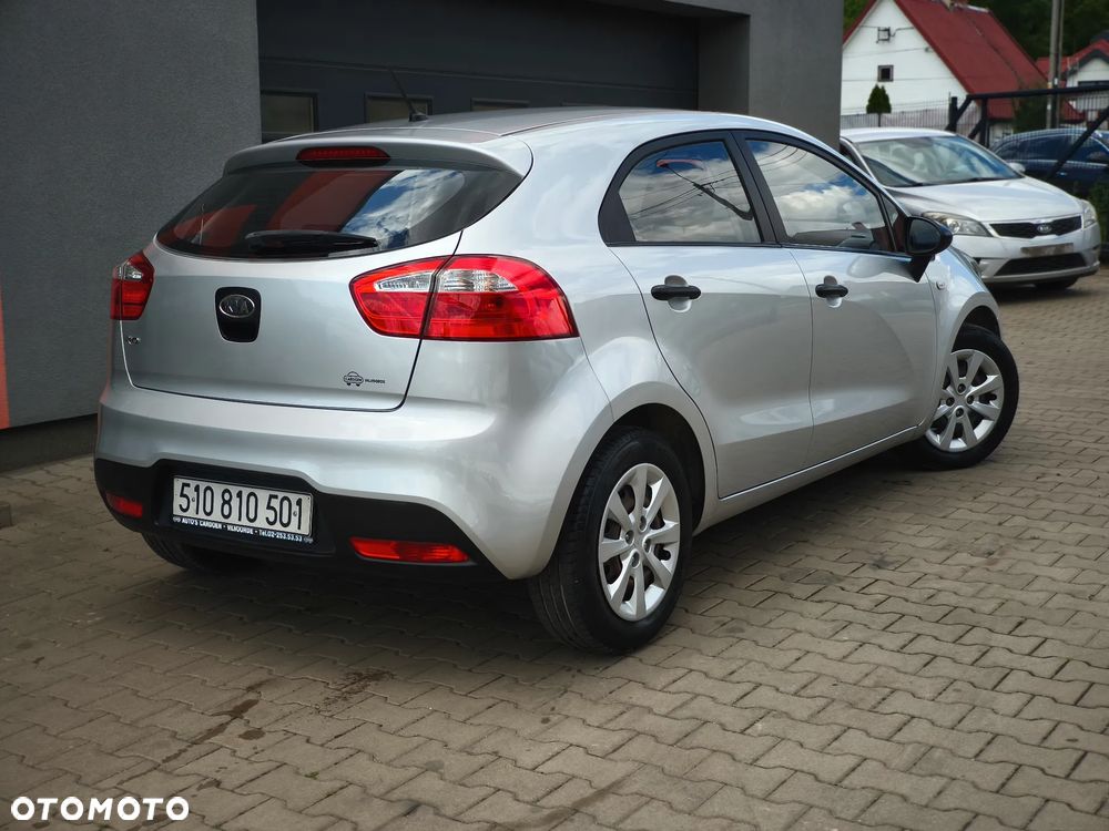 Kia Rio 1.2 L - 3