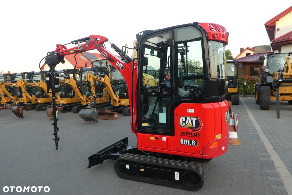Caterpillar 301,6 Z NIEMIEC Z WIERTNICĄ - 2