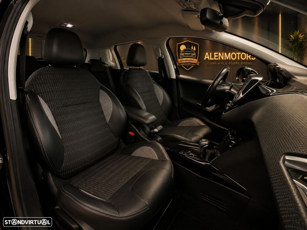 Peugeot 2008 1.2 PureTech Allure EAT6 - 13