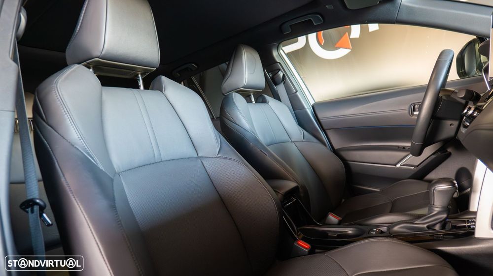 Toyota Corolla Cross 2.0 Hybrid Luxury - 13