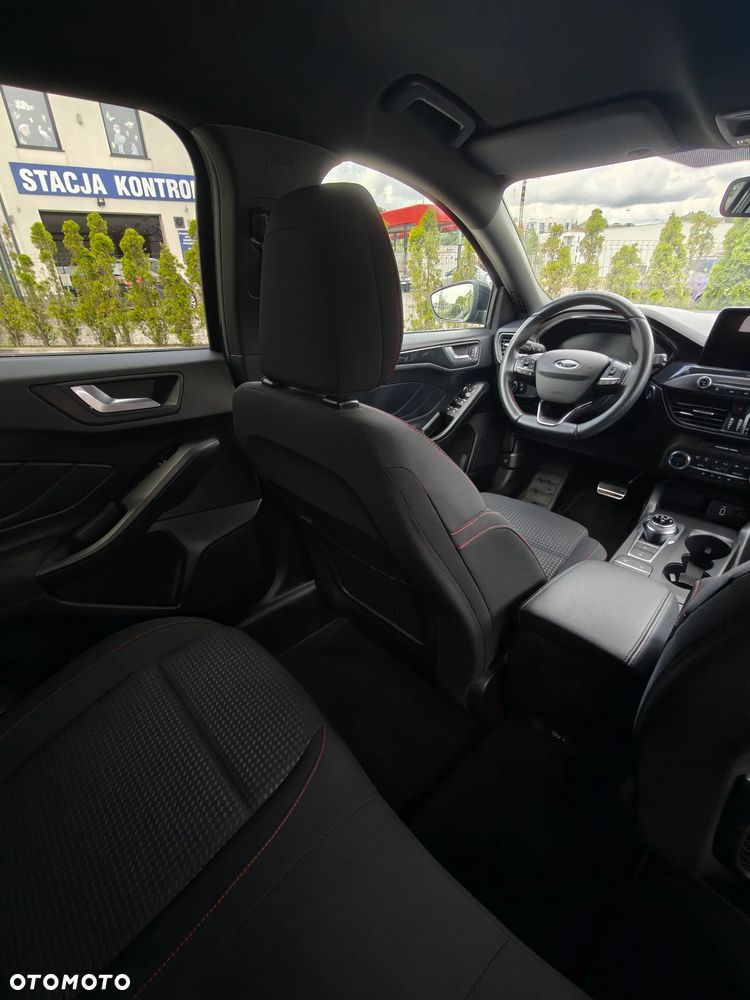 Ford Focus 1.5 EcoBlue Start-Stopp-System ST-LINE DESIGN - 21