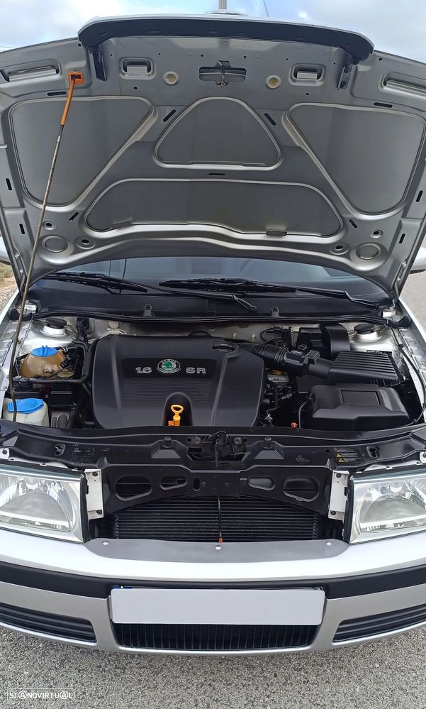 Skoda Octavia Break 1.6 Ambiente - 9